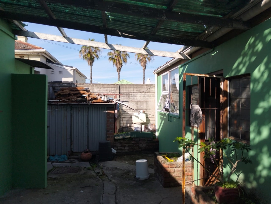 9 Bedroom Property for Sale in Quigney Eastern Cape